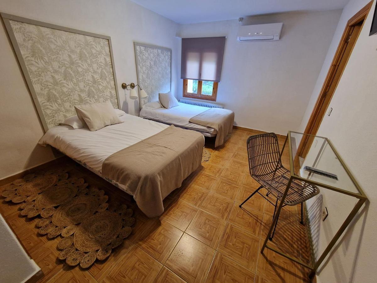 Hostal La Colonial Madrigal de la Vera Luaran gambar