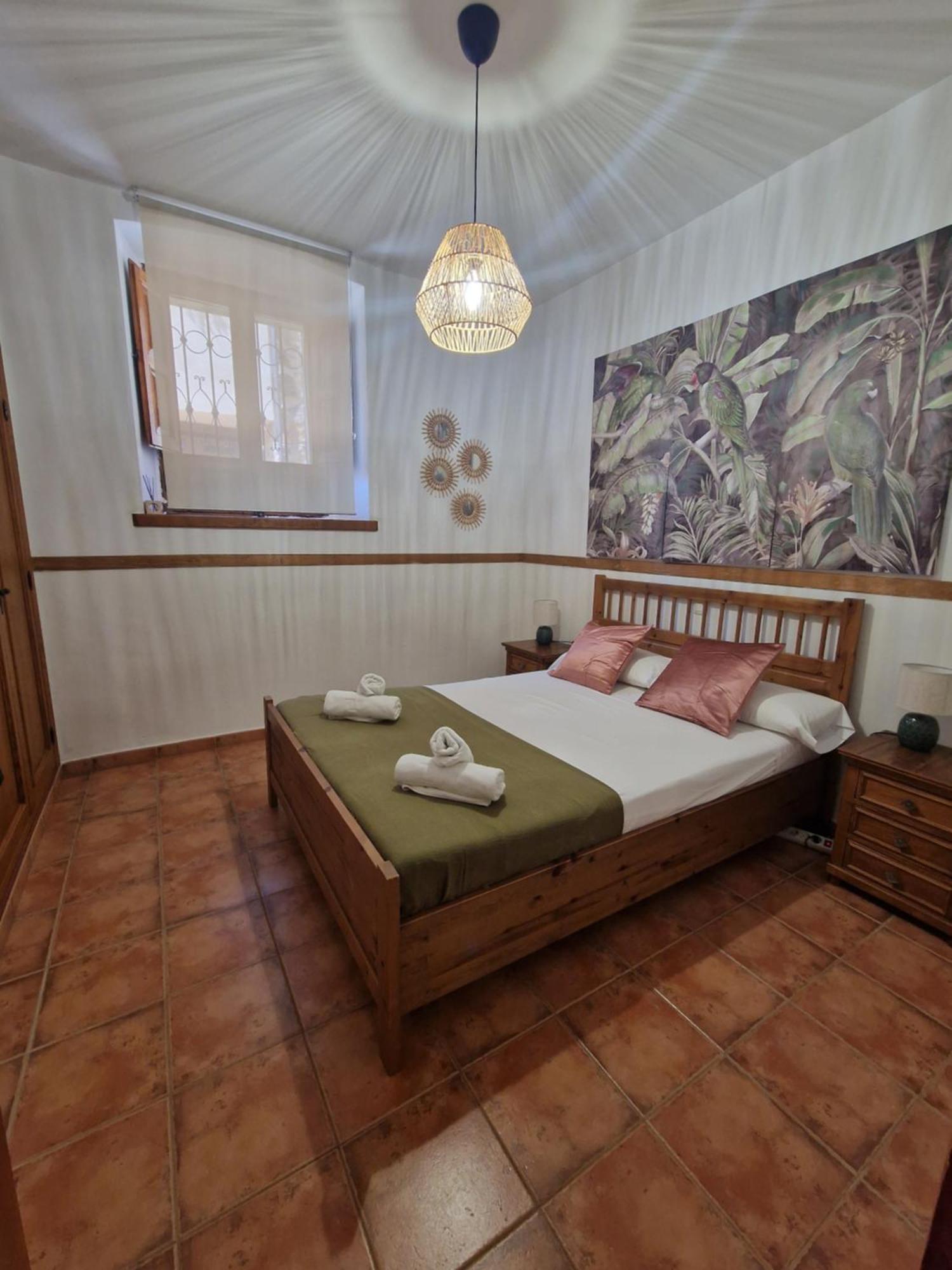 Hostal La Colonial Madrigal de la Vera Luaran gambar