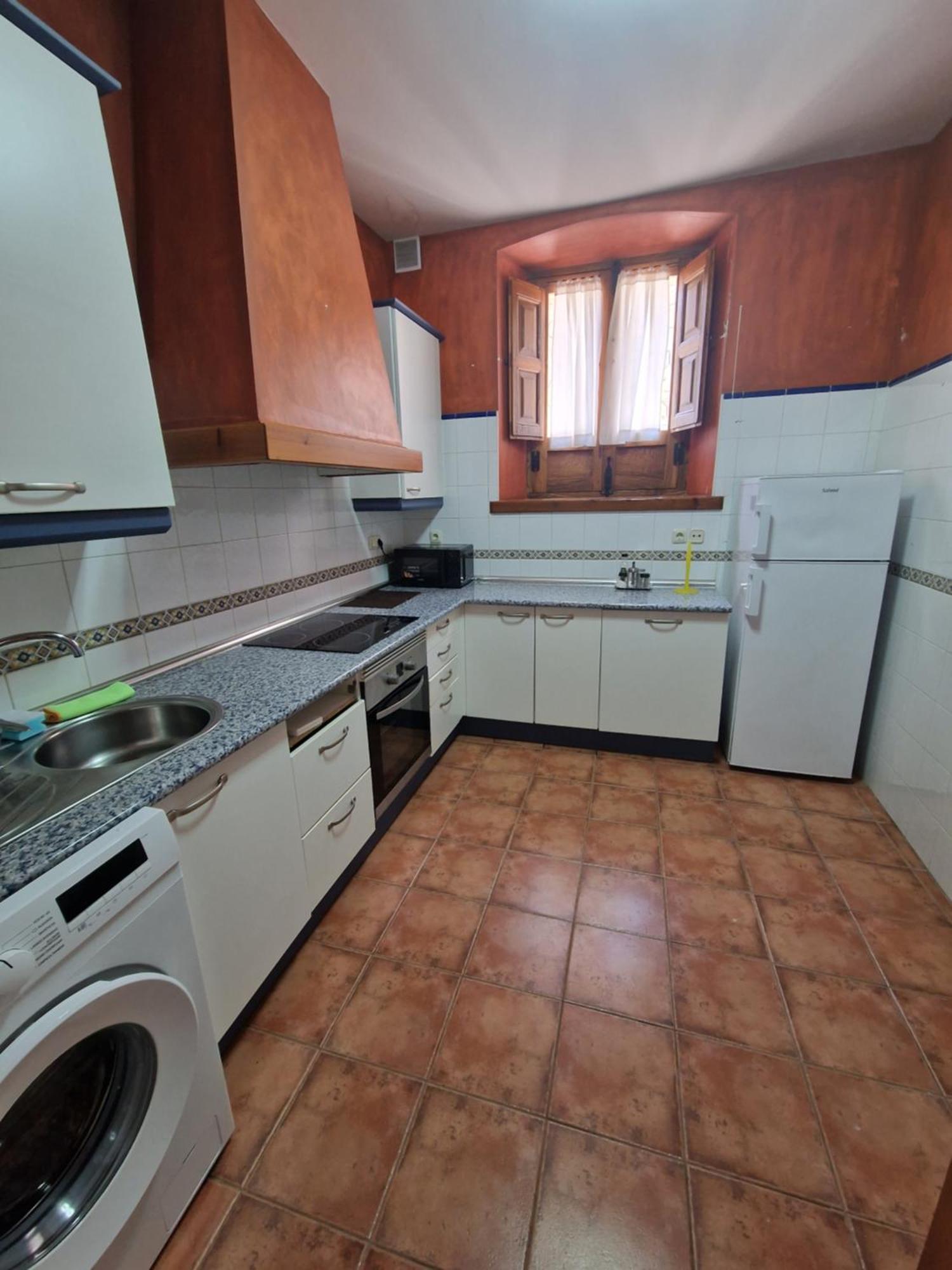 Hostal La Colonial Madrigal de la Vera Luaran gambar