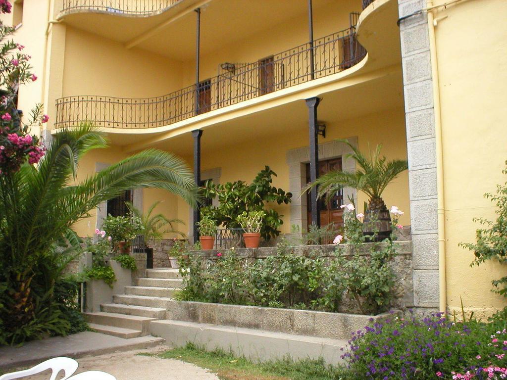 Hostal La Colonial Madrigal de la Vera Luaran gambar