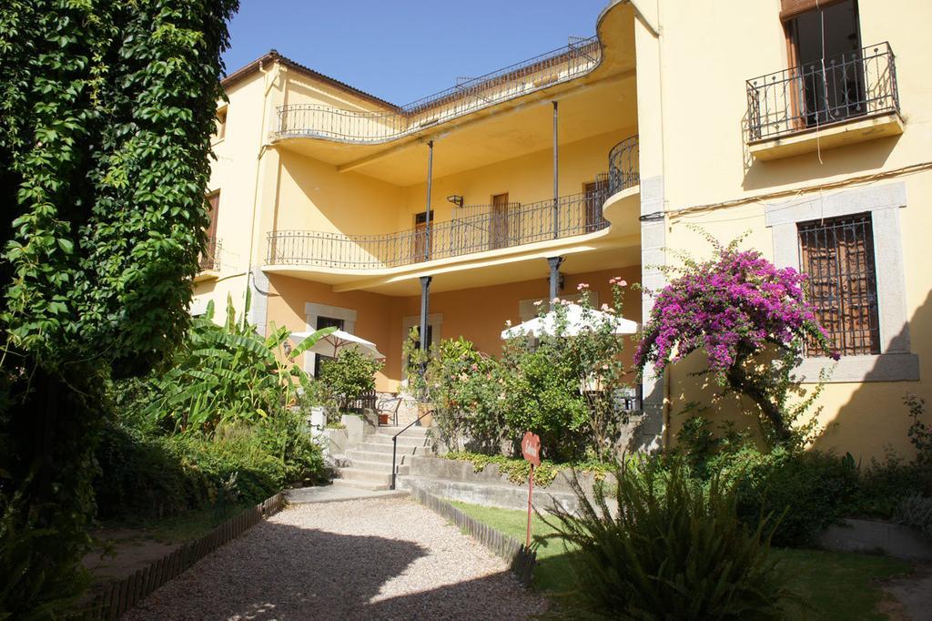Hostal La Colonial Madrigal de la Vera Luaran gambar