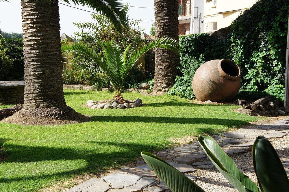 Hostal La Colonial Madrigal de la Vera Luaran gambar